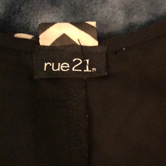 Blouse with spark! - Picture 2 of 3